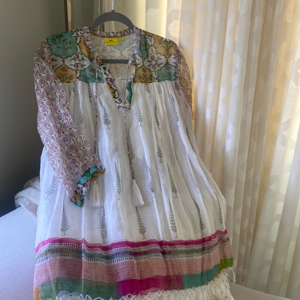 Roller rabbit, size medium, sheer beach, cover-up with tassel detail